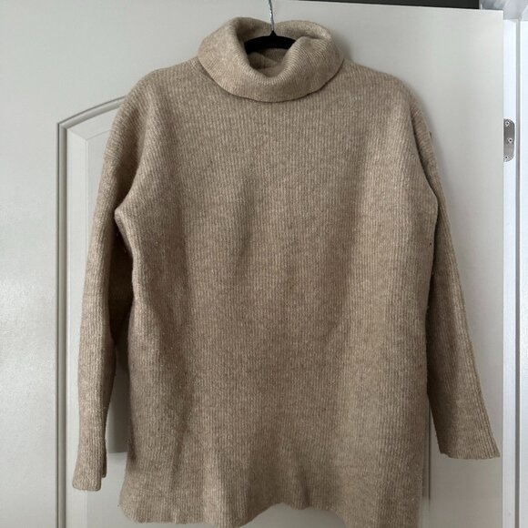ARITZIA BABATON LACOMBE TURTLENECK - Picture 2 of 3